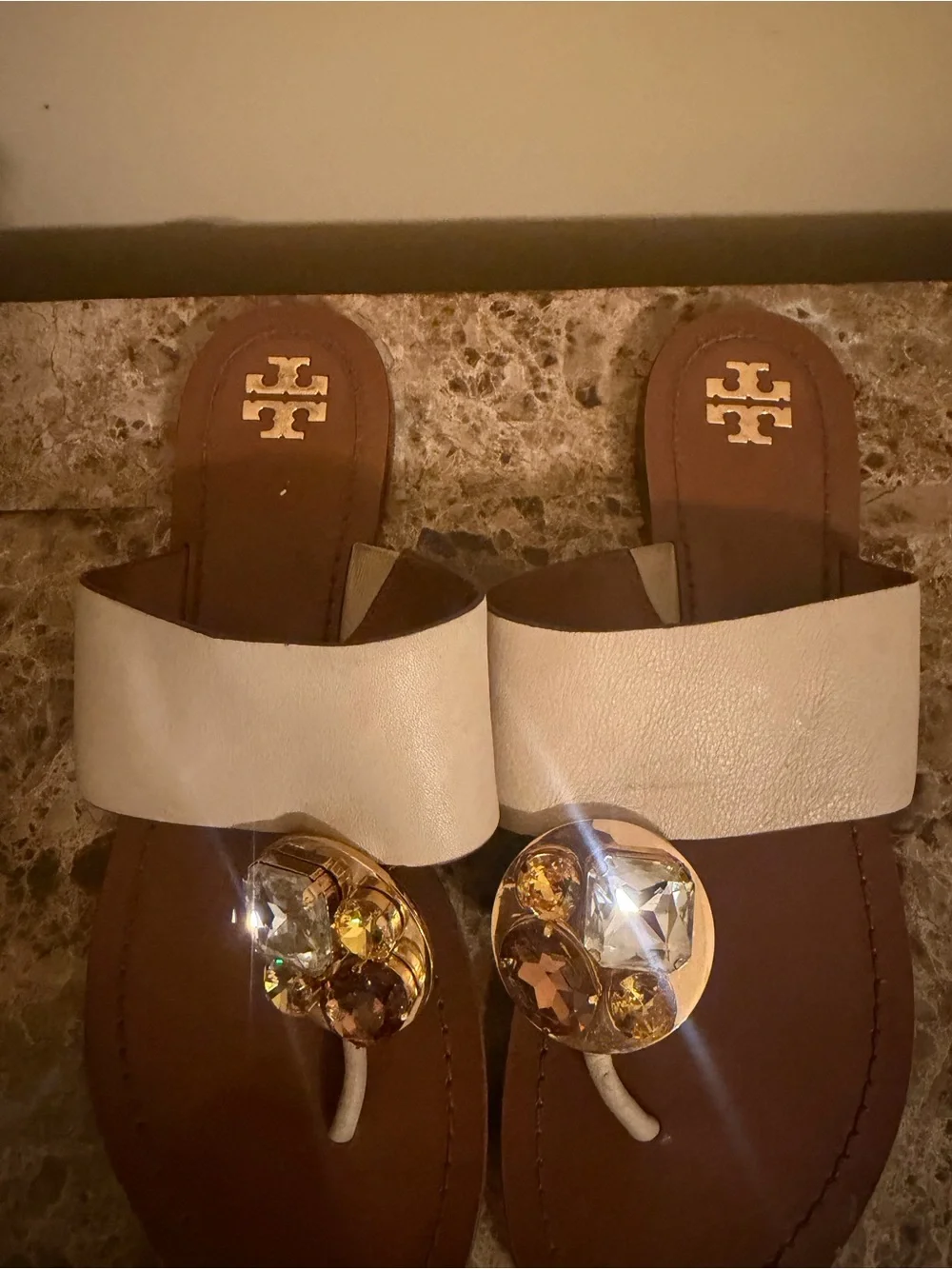 Tory Burch beautiful Women’s Cream Leather Gemstone Accents of Gold Sandals